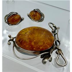 BALTIC AMBER AND STERLING SILVER CLIP-BACK EARRINGS AND LARGE PENDANT