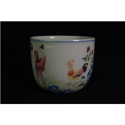 A "Da Qing Qian Long Nian Zhi" Mark "Boys" "Chicken" Cup.