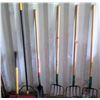Image 1 : 3 Pitchforks, Shovel, Broom, Sledge Hammer