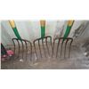 Image 3 : 3 Pitchforks, Shovel, Broom, Sledge Hammer