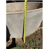 Image 5 : Concrete Water Trough, Approx. 6' Dia, 27" Height
