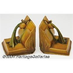 Roseville: A PAIR OF PINE CONE BROWN AMERICAN POTTERY BOOKENDS (Roseville)