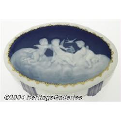 Limoges: A EUROPEAN PORCELAIN COVERED BOX (Limoges)