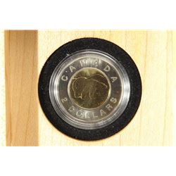 2001 CANADA $2 SPECIMEN POLAR BEAR IN MAPLE CASE