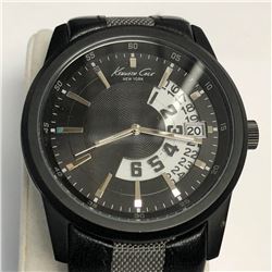 17) KENNETH COLE NEW YORK BLACK & GREEN MENS