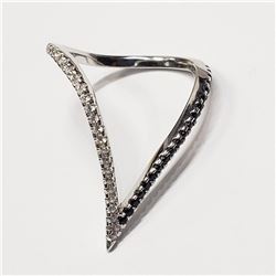 5) STERLING SILVER ONYX RING SIZE 7.5