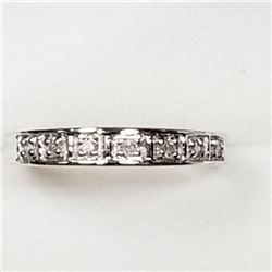87) 9K WHITE GOLD DIAMOND RING 7.5