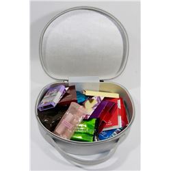 ELIZABETH ARDEN COSMETIC CASE WITH ASSORTED NEW