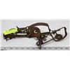 Image 1 : LOT OF 2 VINTAGE ANIMAL TRAPS