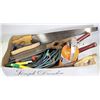 Image 1 : TRAY OF ASSORTED TOOLS AND SHOP SUPPLIES