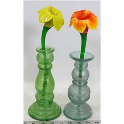 2 BLOWN GLASS FLOWERS NAD 2 GLASS VASES