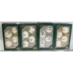 BUNDLE OF CHRISTMAS TREE BALL DECORATIONS