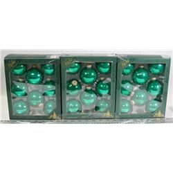 BUNDLE OF CHRISTMAS TREE BALL DECORATIONS