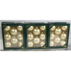BUNDLE OF CHRISTMAS TREE BALL DECORATIONS