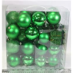 SET OF 100 PLASTIC HOLIDAY ORNAMENTS