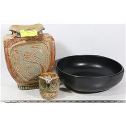 12" ROUND CERAMIC BOWL WITH 11" CERAMIC VASE AND