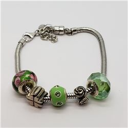 8) ST. SILVER GREEN BEADS & PENDANTS BRACELET