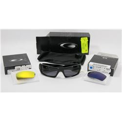 OAKLEY GASCAN POLISHED BLACK/GREY SUNGLASSES