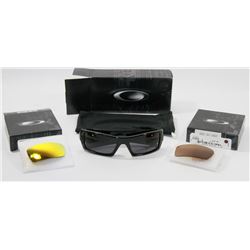 OAKLEY GASCAN POLISHED BLACK/GREY SUNGLASSES