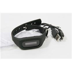 FITNESS TRACKER WATCH, BLACK