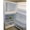 Image 2 : GE WHITE 21 CUFT REFRIGERATOR.