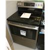 Image 1 : GE FREE STANDING ELECTRIC SELF CLEANING CONVECTION