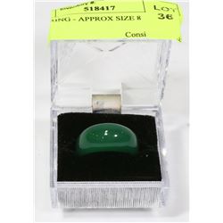 JADE RING - APPROX SIZE 8
