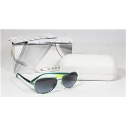 OAKLEY FEEDBACK HONEYDEW PEARL /BLACK GREY