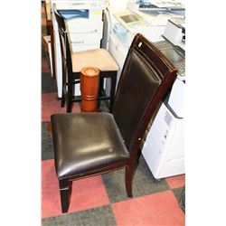 2 CHAIRS WITH TABLE BASE