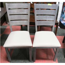 PAIR OF SIDECHAIRS ON CHOICE: GREY