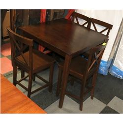 KITCHEN TABLE WITH 4 CHAIRS.