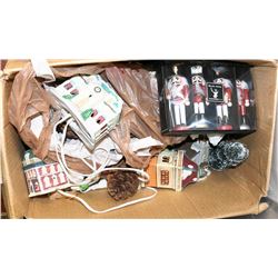 CERAMIC CHRISTMAS TOWN SET WITH LIGHTS.