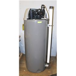 NEW 144 L GAS HOTWATER TANK, ENERGY STAR