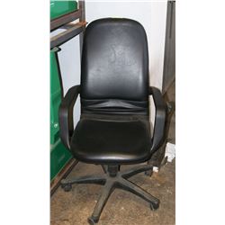 BLACK LEATHERETTE OFFICE CHAIR