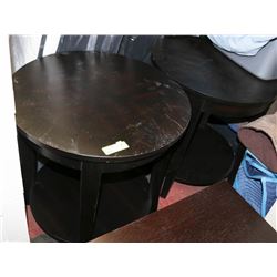 PAIR OF SHOWHOME ROUND END TABLES, 22"X22"X23"