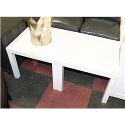 PAIR OF SHOWHOME WHITE END TABLES, 22"X22"X18"