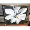 Image 1 : SHOWHOME METAL FRAMED CANVAS FLORAL PICTURE