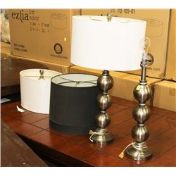 SHOWHOME PAIR OF GREY TABLE LAMPS WITH 2 SETS OF