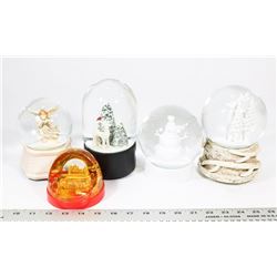 BOX OF 5 ASSORTED SNOW GLOBES