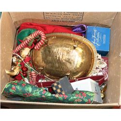 BOX OF VARIOUS CHRISTMAS DECOR