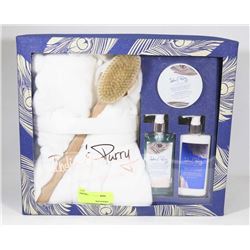 INDIA AND PURE BY JESSICA HOLANDER GIFT SET