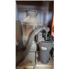 Image 2 : METAL PUMP AND CAN