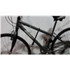 Image 2 : GREY DIAMONDBACK BIKE
