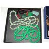 Image 2 : JADE AND GLASS JEWELRY