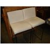 Image 2 : PAIR OF WHITE AND CHROME BAR STOOLS