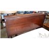 Image 2 : QUEEN SIZE MAPLE SLEIGH BED