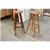 Image 2 : 2 STUDDED STOOLS