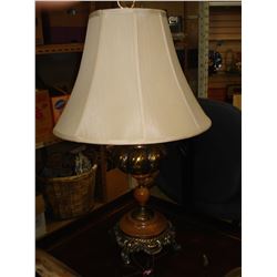 MID-CENTURY WOOD AND BRASS LAMP