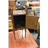 Image 2 : VINTAGE SMOKER STAND