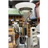 Image 2 : MODERN FLOOR LAMP